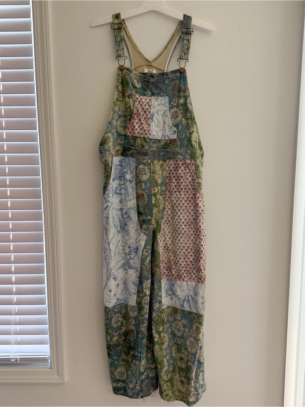 Easel patchwork overalls - Picture 2 of 6